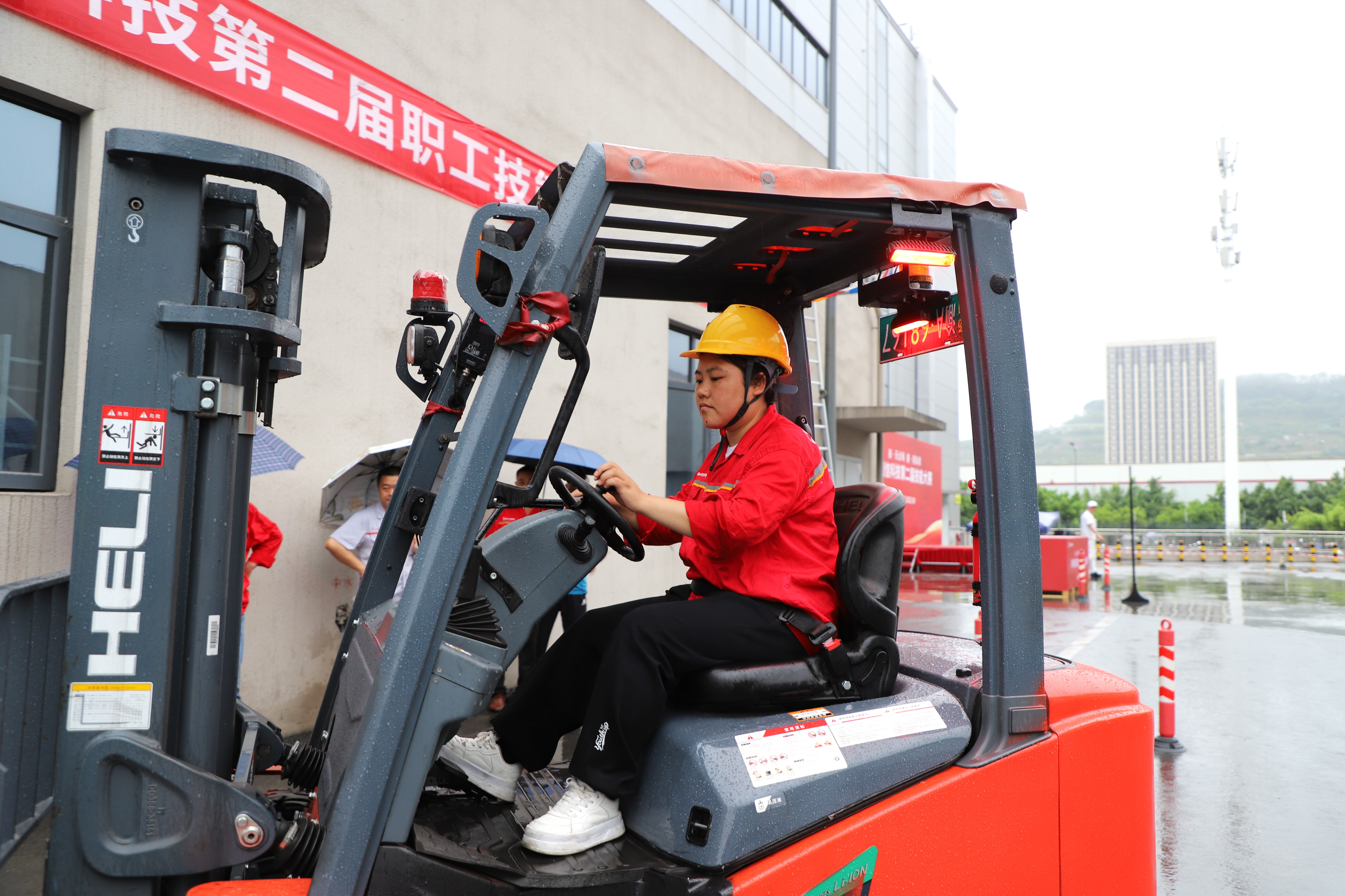 叉车转运组比赛选手风采1-张可